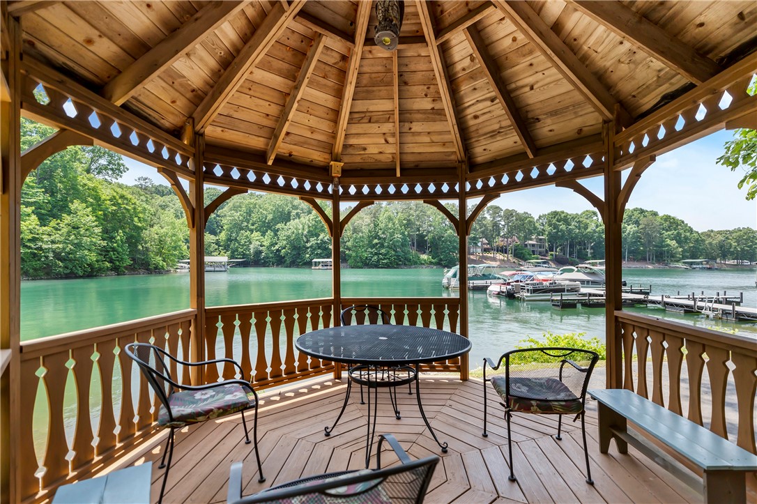407 Arbor Way Seneca, SC 29672 - Photo 31 of 42 Community gazebo
