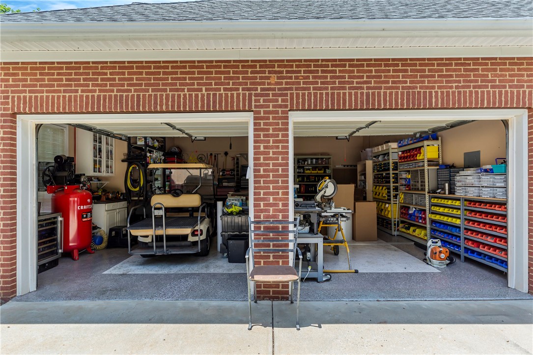 407 Arbor Way Seneca, SC 29672 - Photo 38 of 42 Golf Cart Included