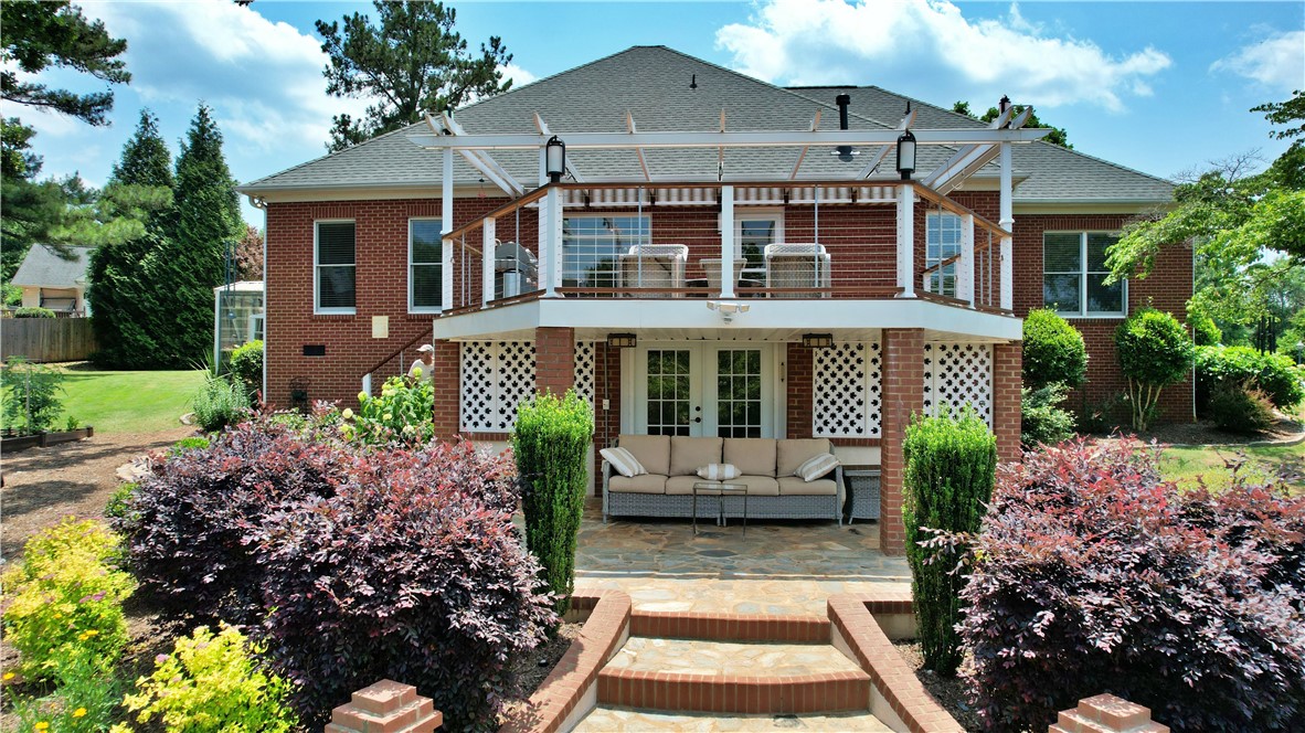 407 Arbor Way Seneca, SC 29672 - Photo 7 of 42 Brick, stone,and ironwood! All Quality Finishes!