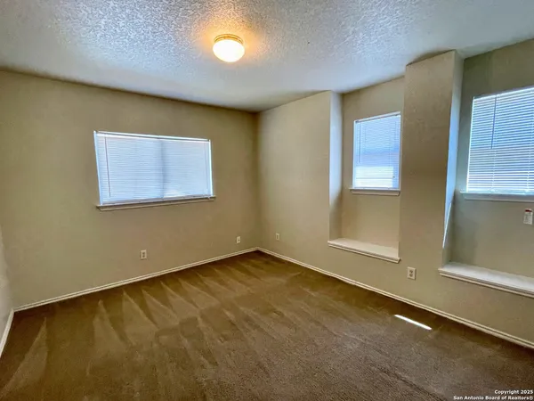 $1,800 | 11005 Crystal Plain, San Antonio, TX 78233
