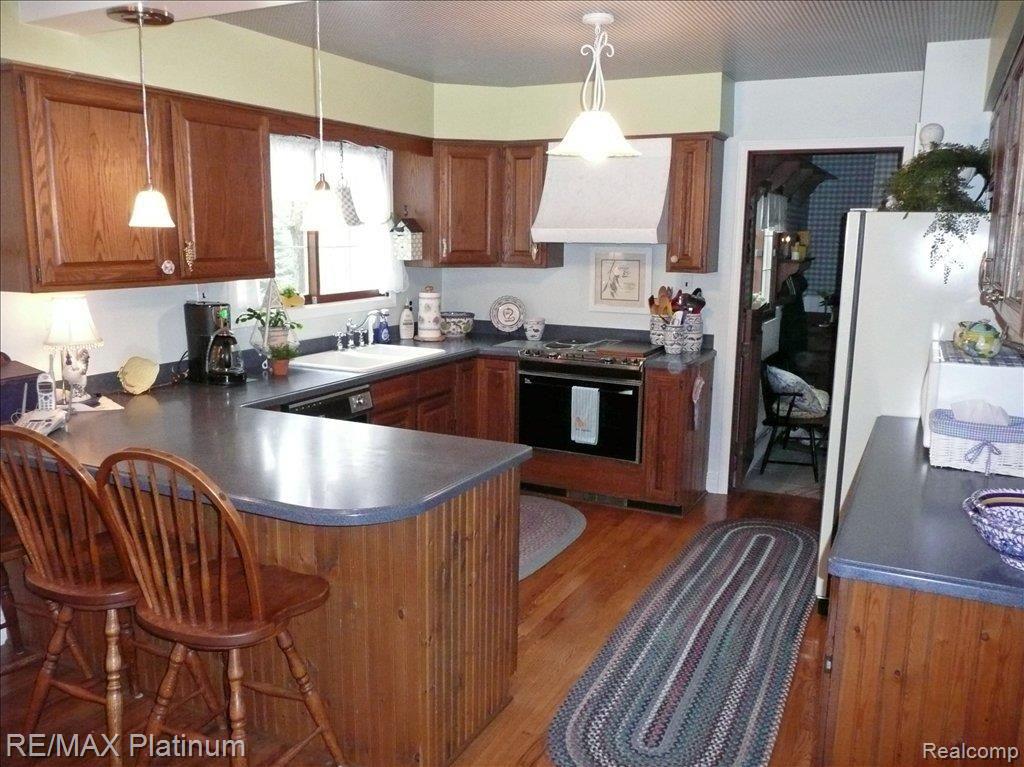 404 Argentine Road Howell, MI 48843 - Photo 3 of 14 Kitchen