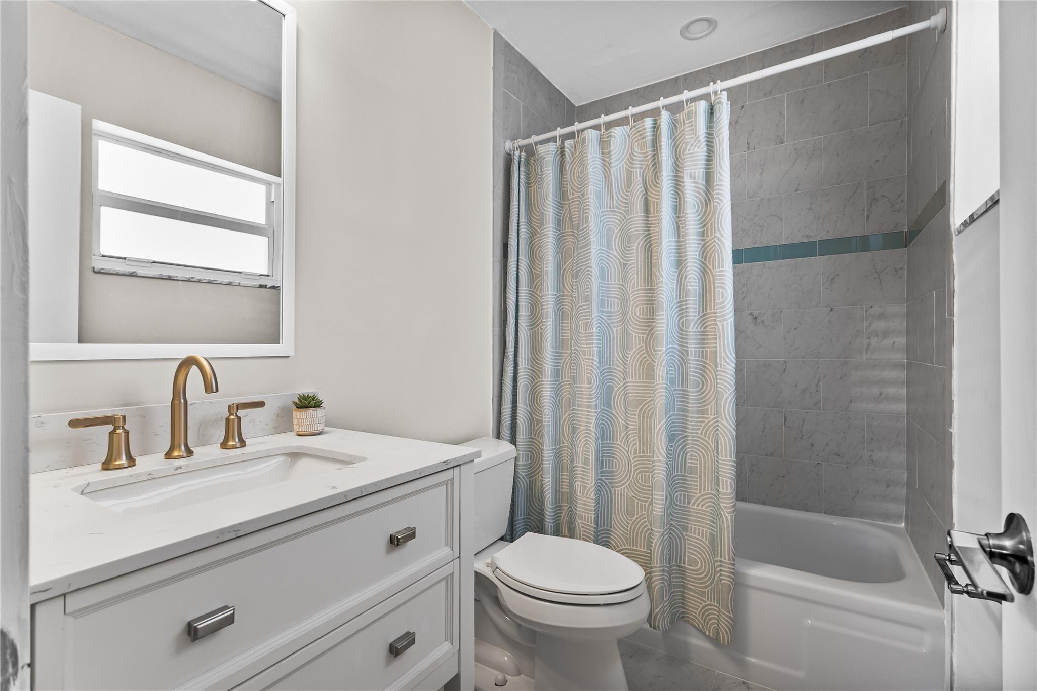 3216 Southeast 8th Street, Unit 305 Pompano Beach, FL 33062 - Photo 17 of 34 Photo 17