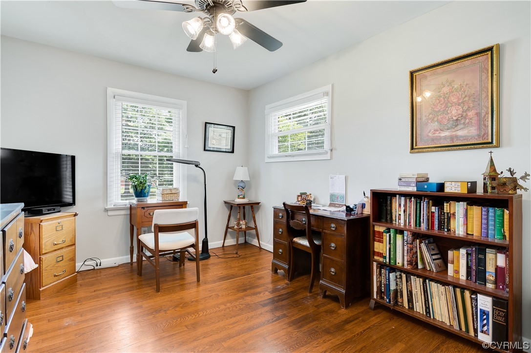 9117 Mapleview Avenue Henrico, VA 23294 - Photo 15 of 21 a view of a livingroom with furniture and a flat screen tv