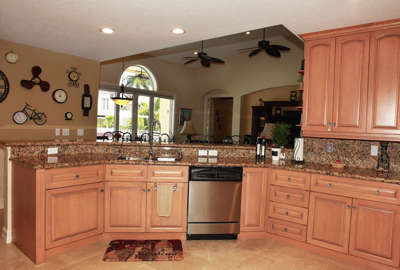 771 Appleby Street Boca Raton, FL 33487 - Photo 13 of 41 MLS 12 KITCHEN & FAMILY