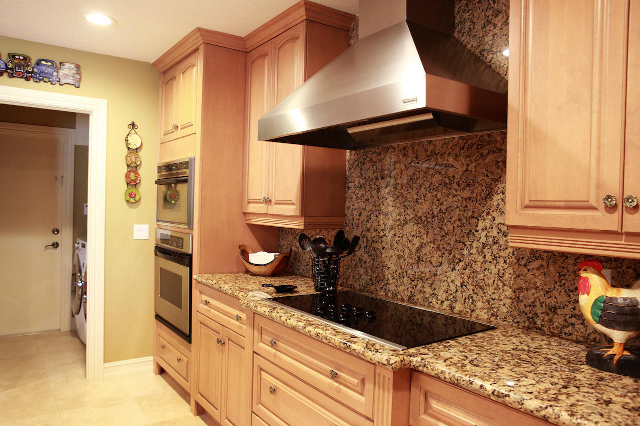 771 Appleby Street Boca Raton, FL 33487 - Photo 14 of 41 MLS 13 KITCHEN & LAUNDRY