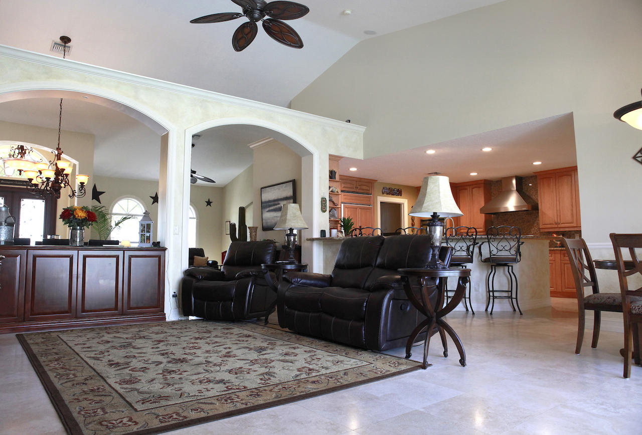 771 Appleby Street Boca Raton, FL 33487 - Photo 9 of 41 MLS 8 FAMILY & KITCHEN