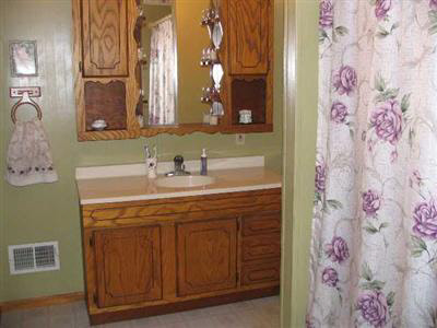 303 North 10th Street Decatur, IN 46733 - Photo 8 of 9