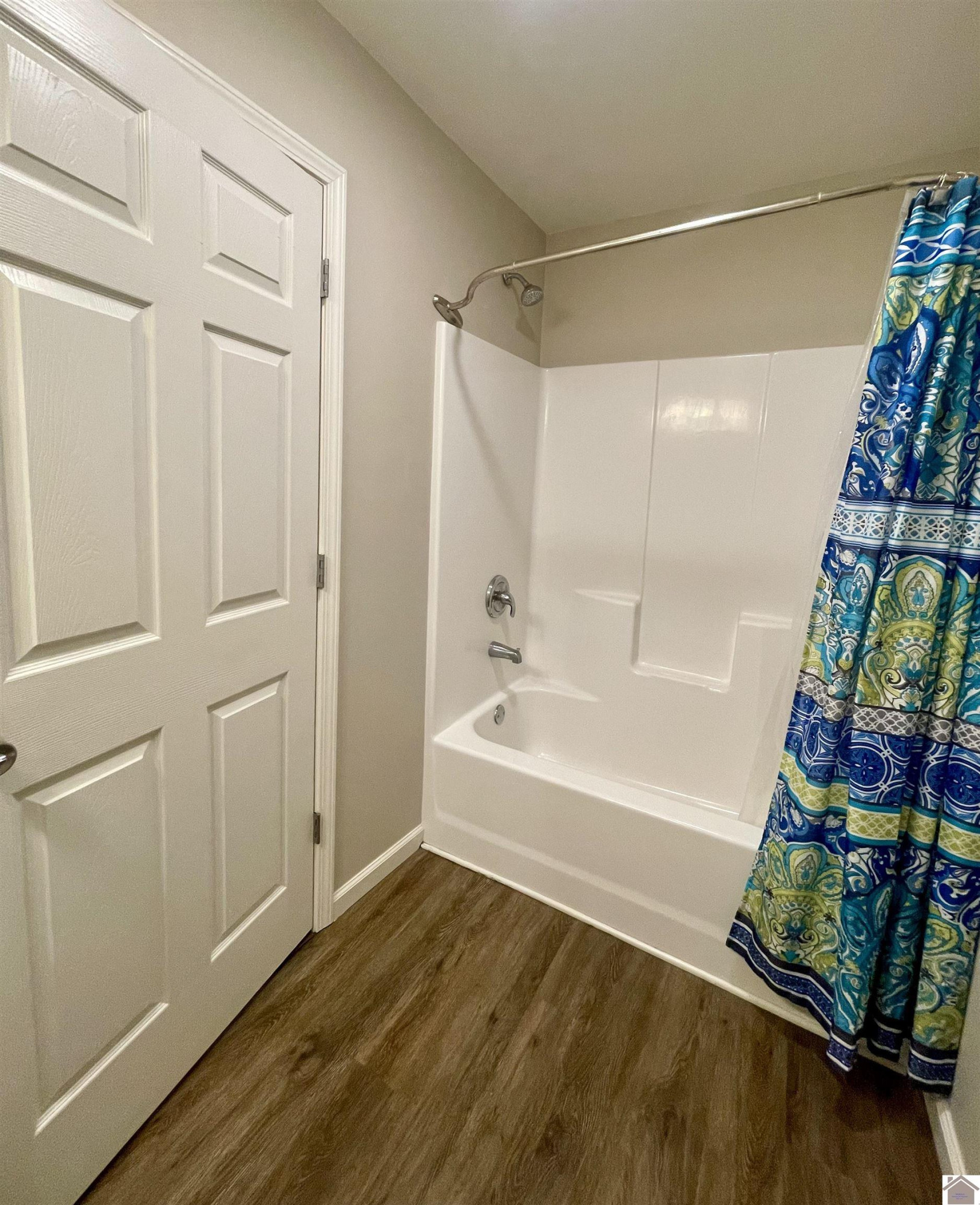 1783 Radio Road Almo, KY 42020 - Photo 10 of 19 Hall bath tub/shower unit