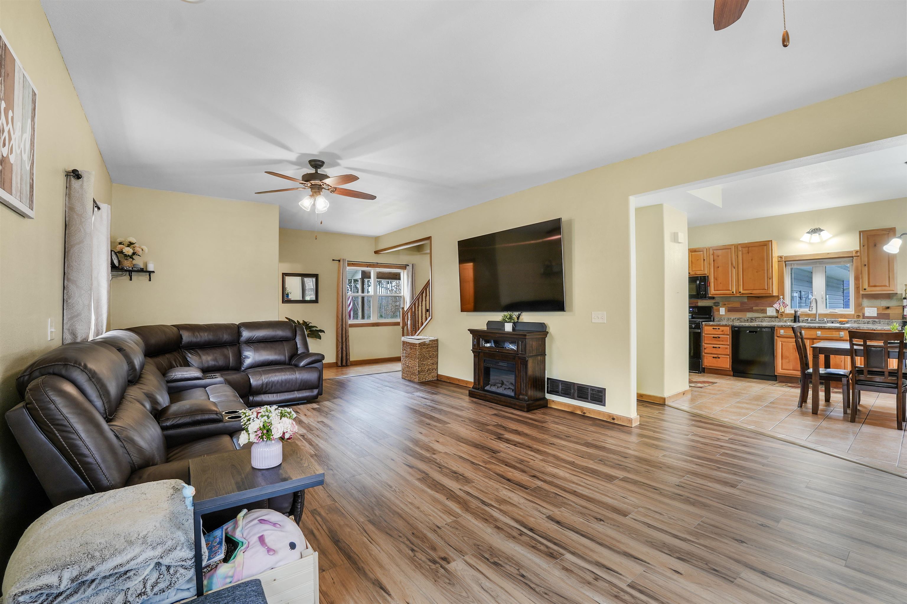 E10282 Greimel Road Baraboo, WI 53913 - Photo 5 of 45