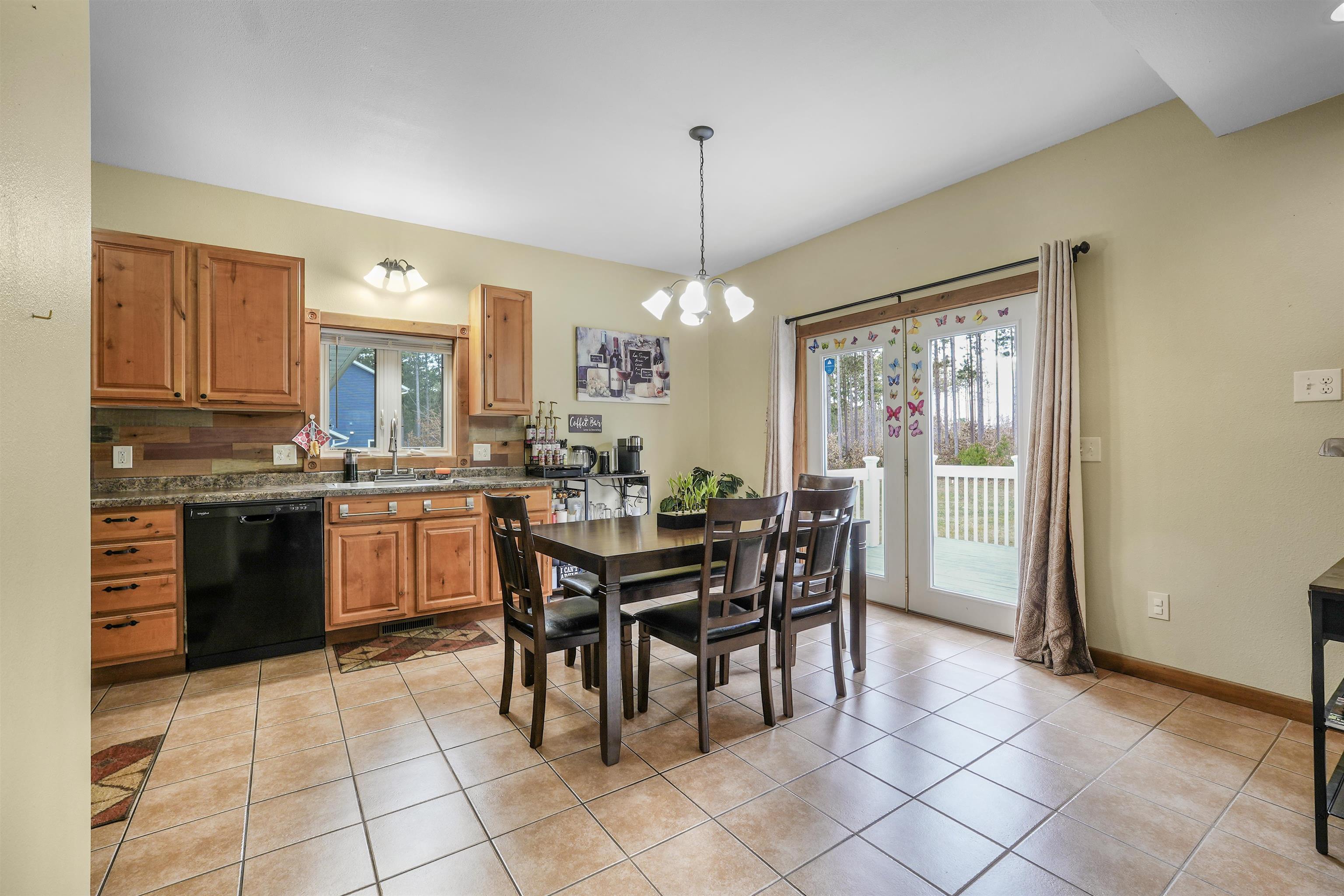 E10282 Greimel Road Baraboo, WI 53913 - Photo 7 of 45