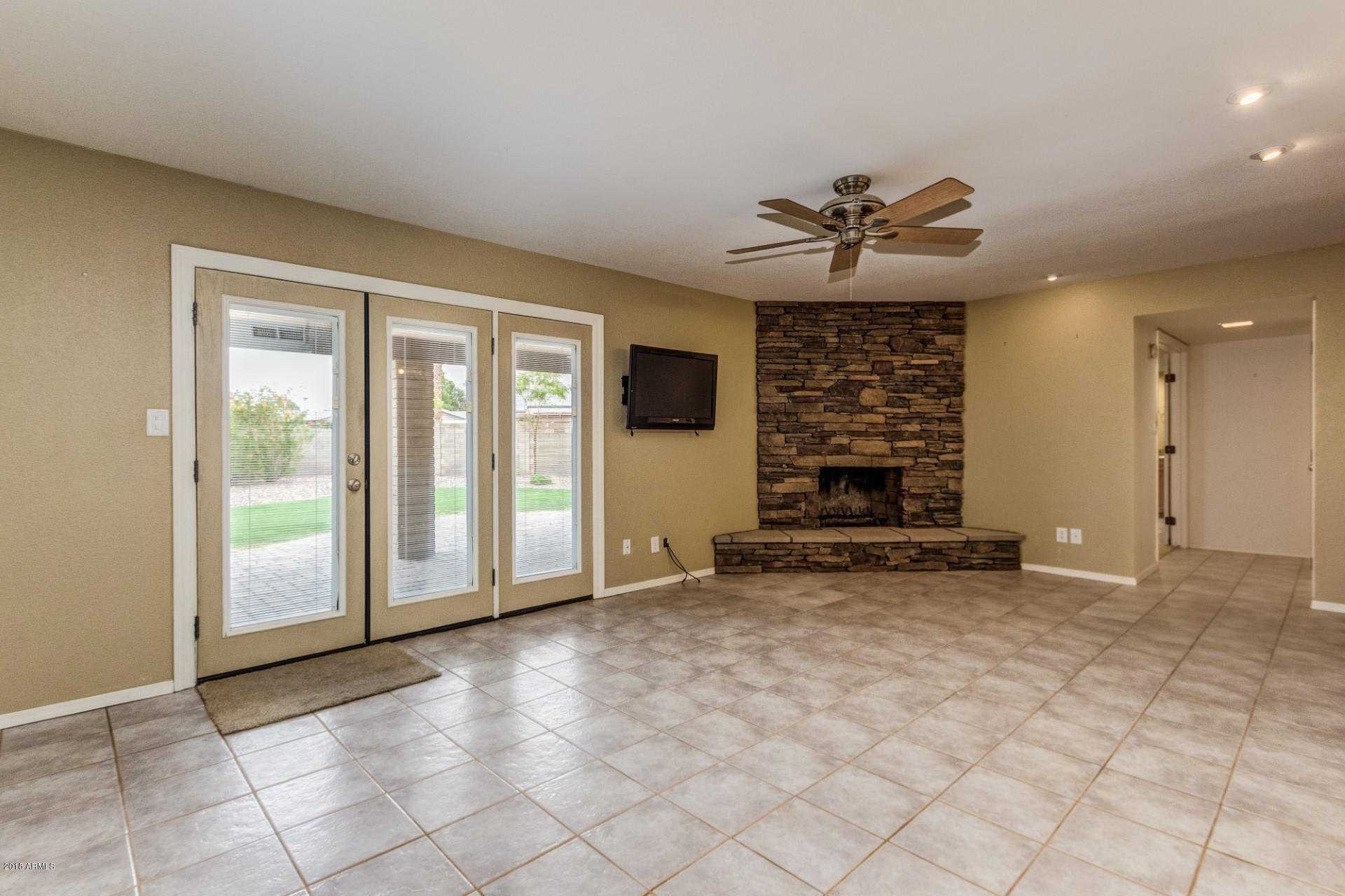 3640 West Grandview Road Phoenix, AZ 85053 - Photo 7 of 27 0010-Grandview (8)