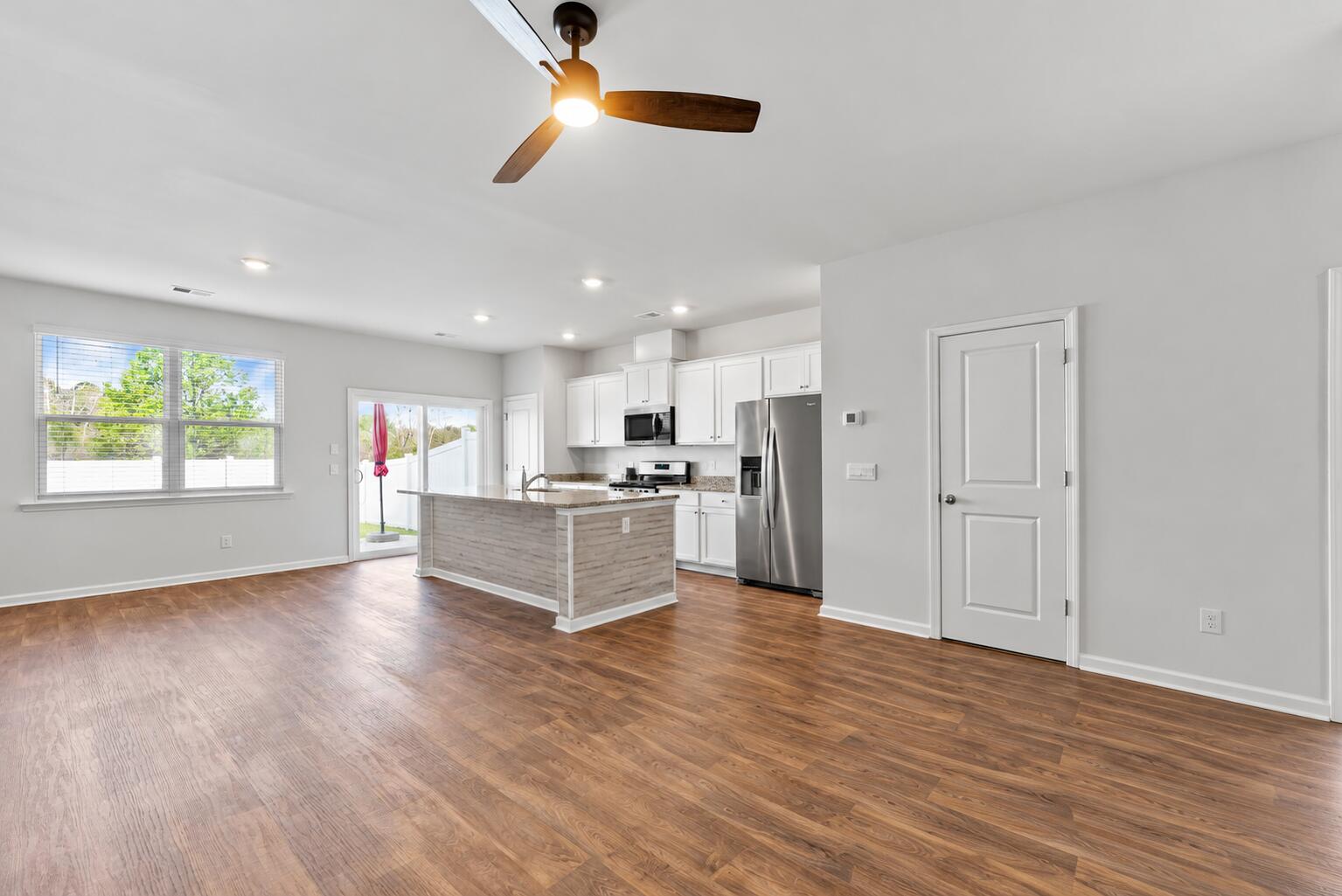 129 Yarrow Way Moncks Corner, SC 29461 - Photo 7 of 24 832280C1-4895-444F-B7F4-B51553807736