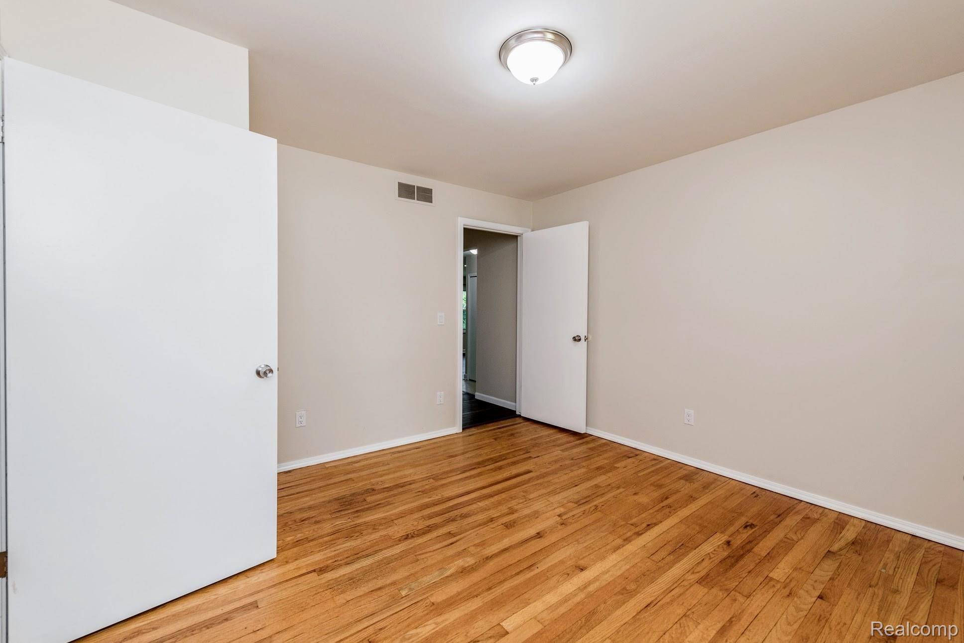 25633 Branchaster Road Farmington, MI 48336 - Photo 15 of 28 Branchaster15.jpg