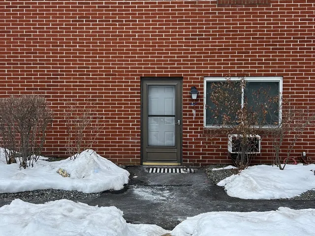 $2,200 | 3 Dailey Street, Unit B, Attleboro, MA 02703