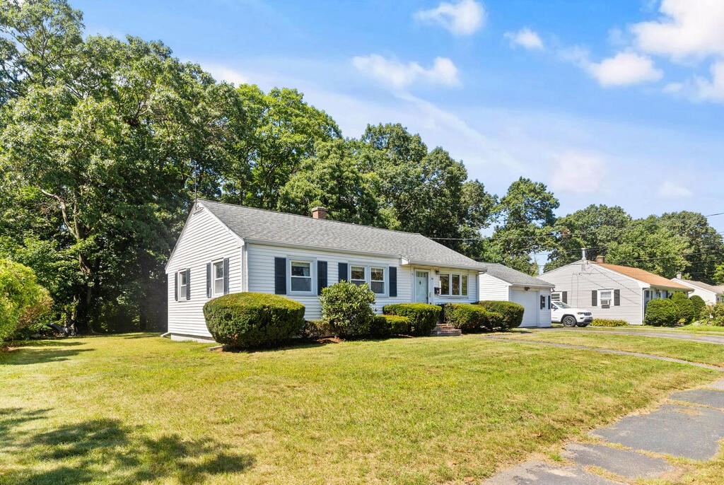 54 Crestview Road Waltham, MA 02451 - Photo 4 of 30 Gallery Image 4