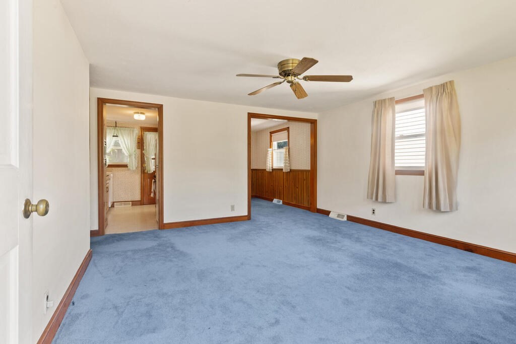 54 Crestview Road Waltham, MA 02451 - Photo 5 of 30 Gallery Image 5