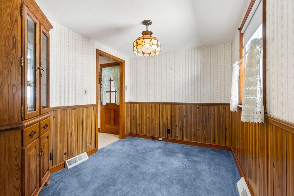 54 Crestview Road Waltham, MA 02451 - Photo 9 of 30 Gallery Image 9