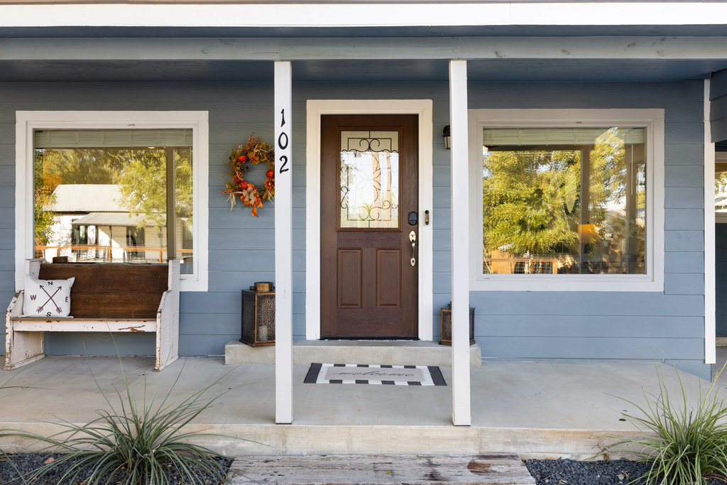 102 Ranchview Drive Johnson City, TX 78636 - Photo 4 of 37 a view of an entryway