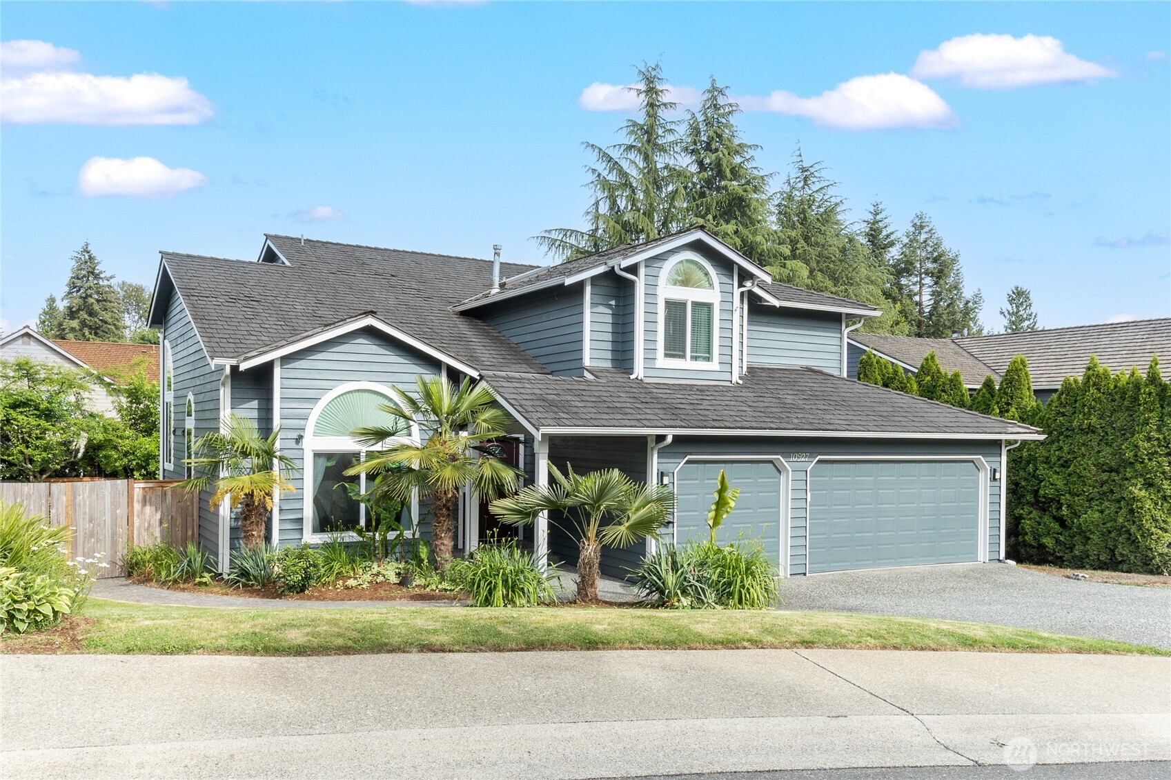 10927 Northeast 157th Street Bothell, WA 98011 - Photo 3 of 38