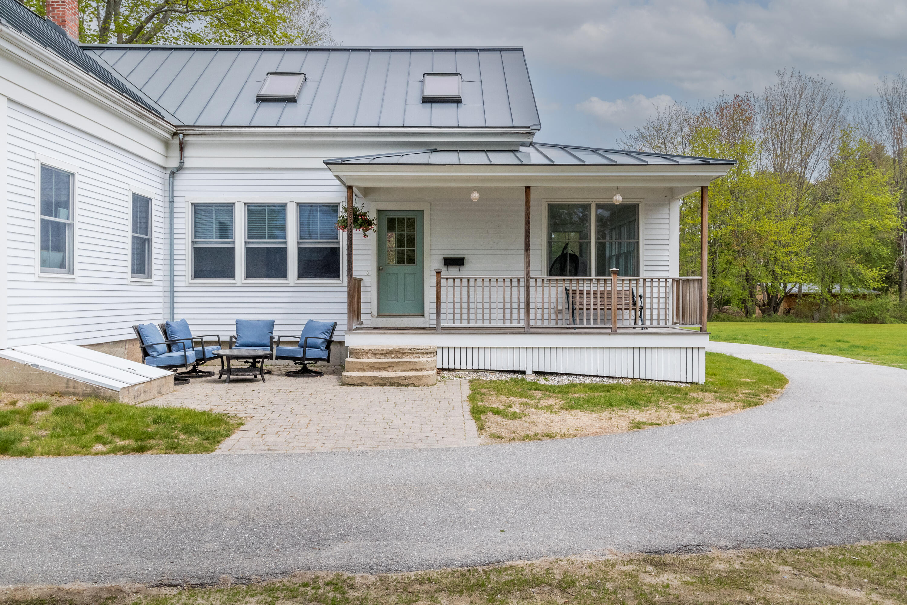 37 Spring Street Yarmouth, ME 04096 - Photo 6 of 32 20220516rf-72030