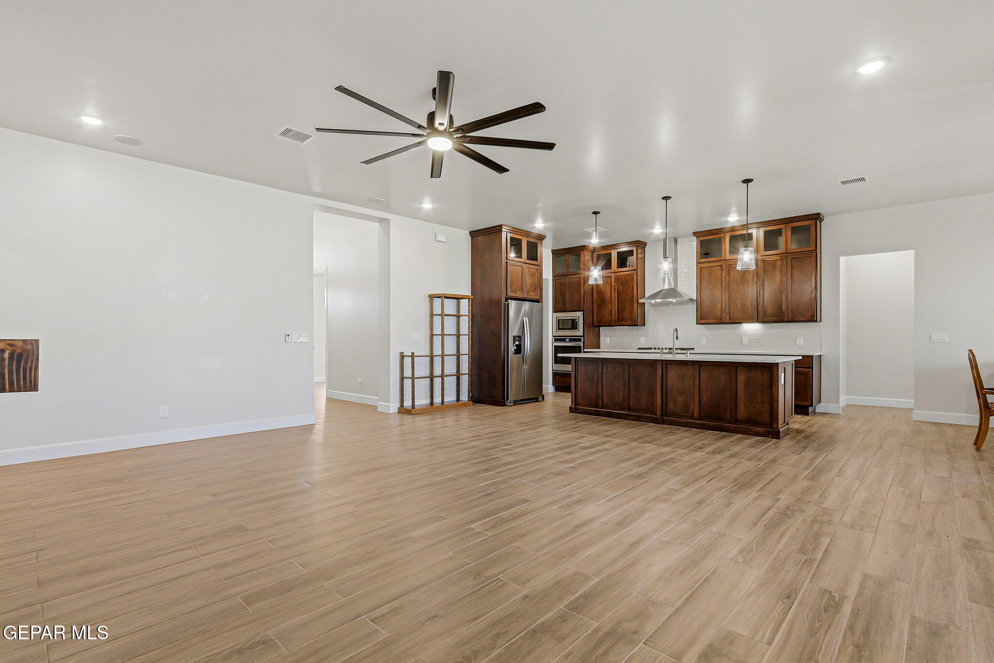 12329 Sugden Road Clint, TX 79836 - Photo 37 of 105 LIVINGROOM