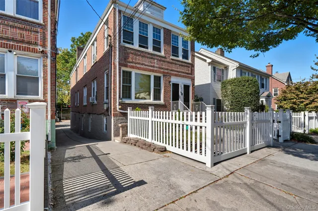 a house view with a garden