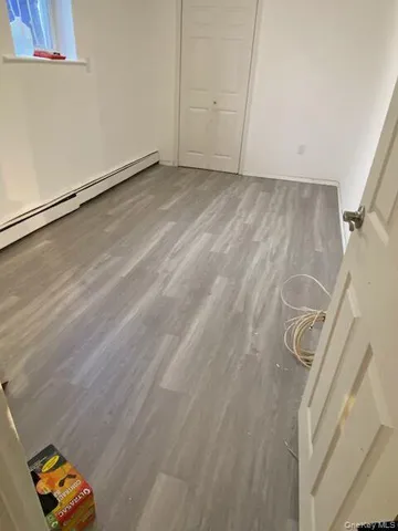 a picture of a wall with a white wall and a white wall