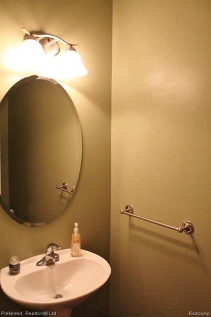23364 Sunset Road Taylor, MI 48180 - Photo 5 of 11 Half Bath