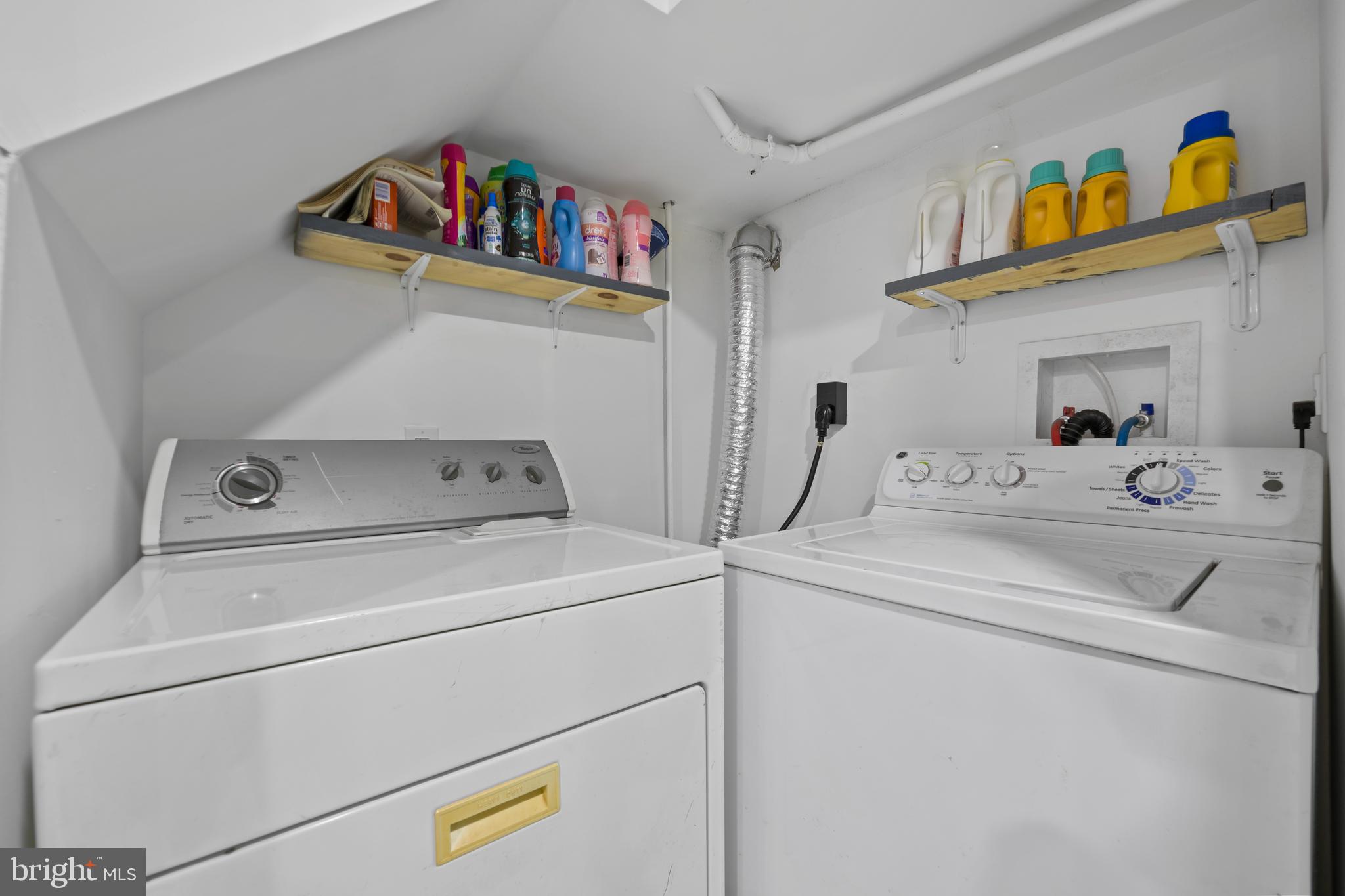 4511 Marble Hall Road Baltimore, MD 21239 - Photo 40 of 48 a utility room with dryer and washer