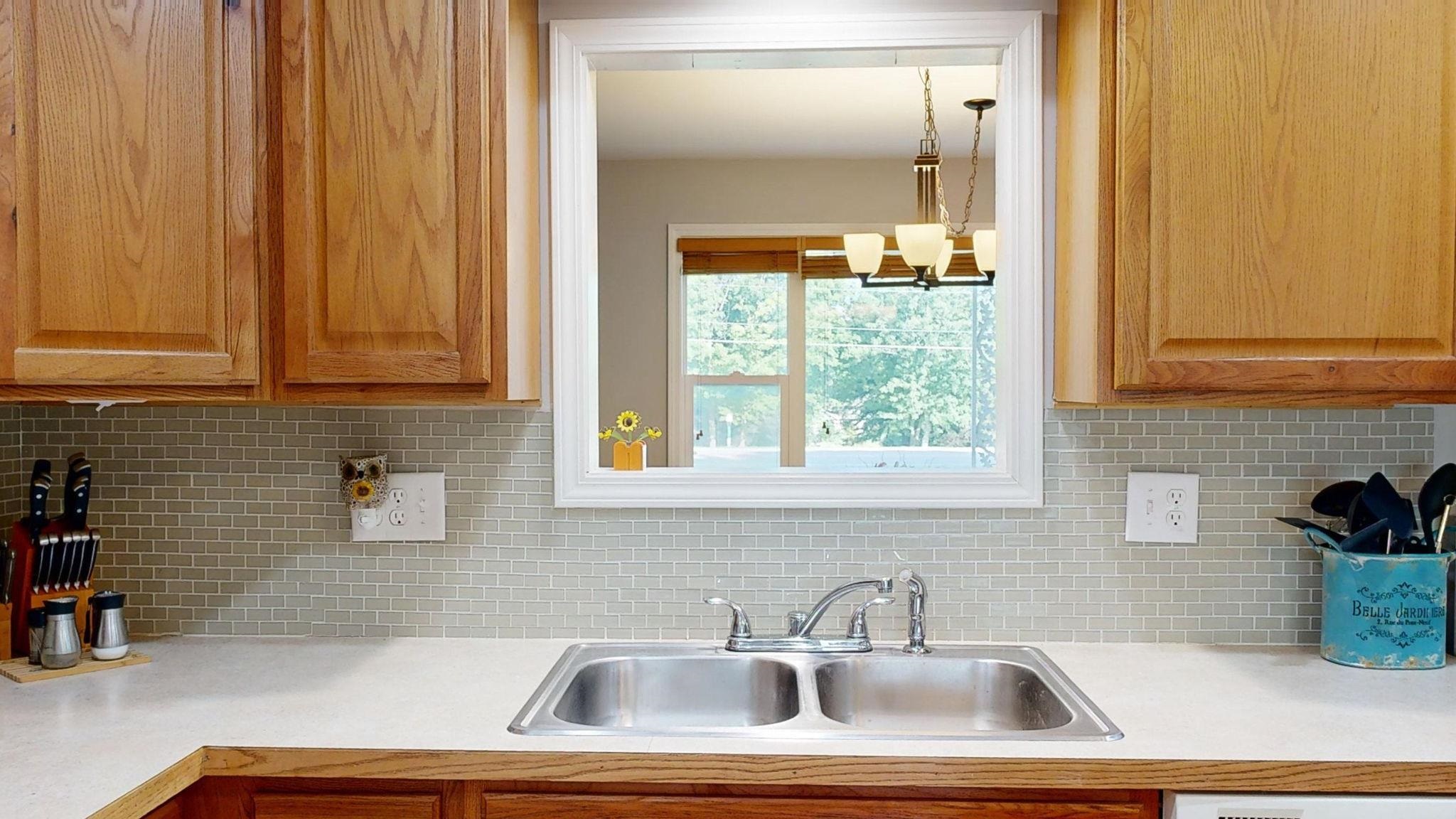 5447 North Seymour Road Flushing, MI 48433 - Photo 4 of 53 50152883-1acd012d-9a3d-4fb1-9b99-422d0675cb8a.JPG