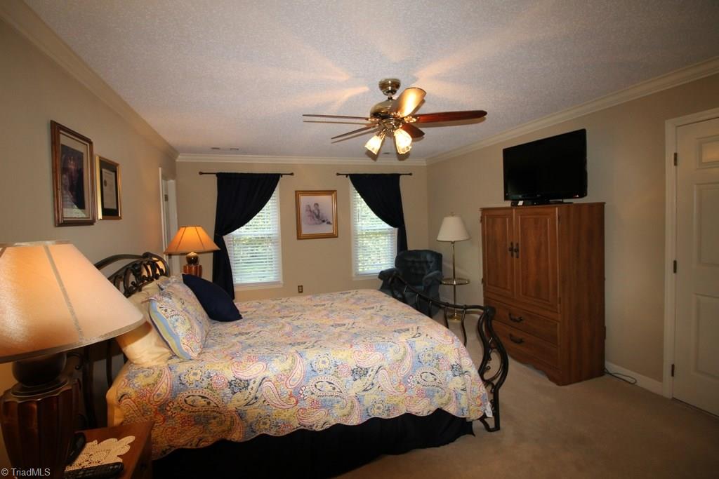 3821 Sandlewood Road High Point, NC 27265 - Photo 14 of 29 Gallery Image 14