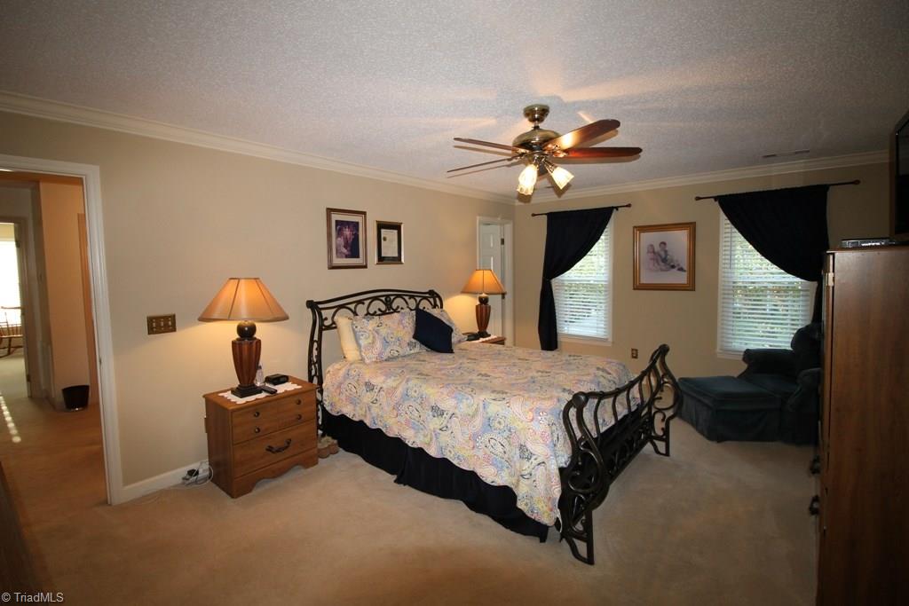 3821 Sandlewood Road High Point, NC 27265 - Photo 15 of 29 Gallery Image 15