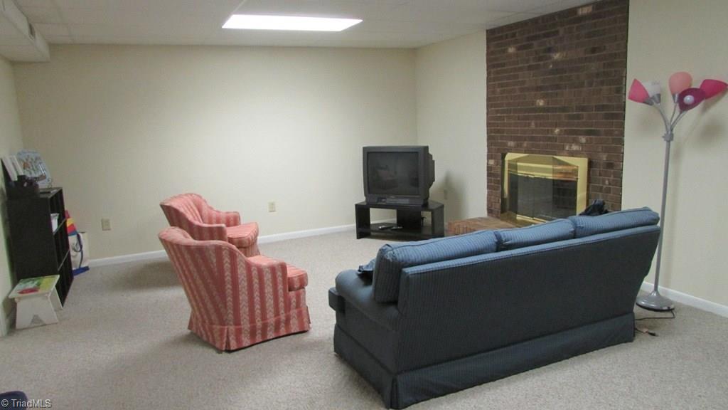 3821 Sandlewood Road High Point, NC 27265 - Photo 25 of 29 Gallery Image 25