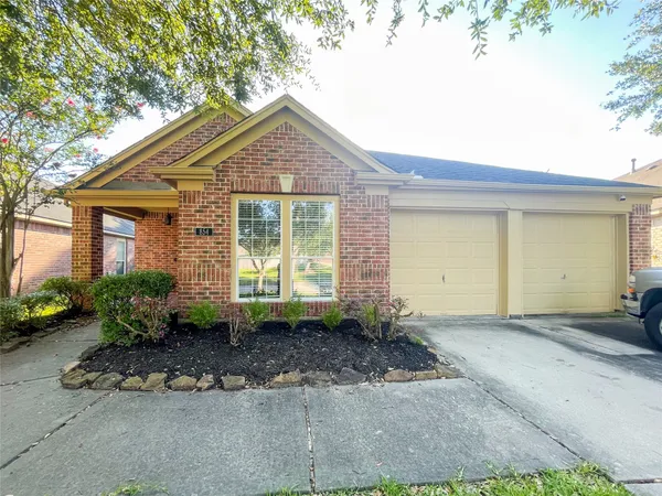$2,800 | 854 Skyspring Lane, League City, TX 77573