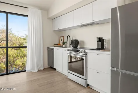 $2,895,000 | 4035 East McDonald Drive, Phoenix, AZ 85018