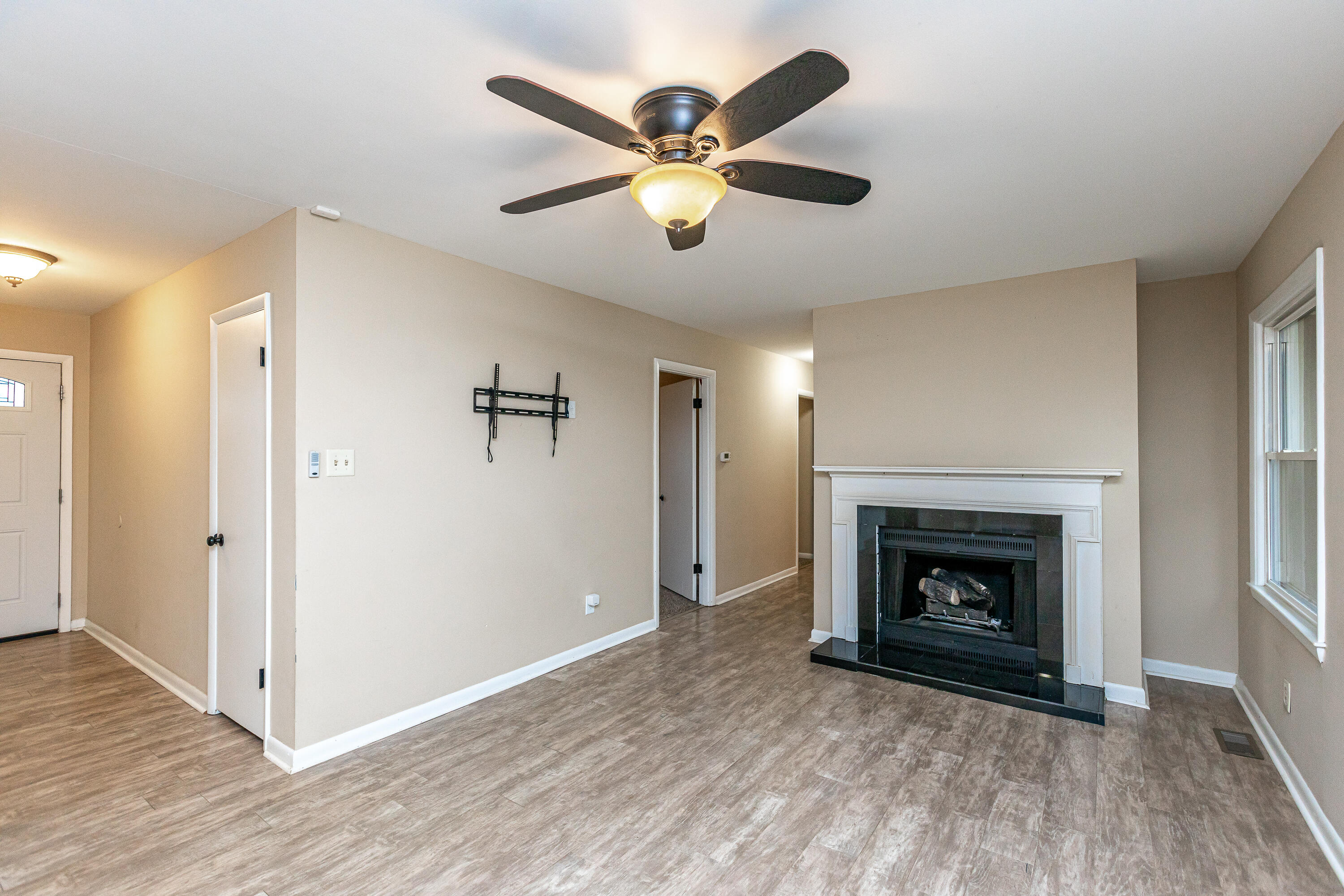 1611 Raleigh Road Lexington, KY 40505 - Photo 9 of 29 1-13