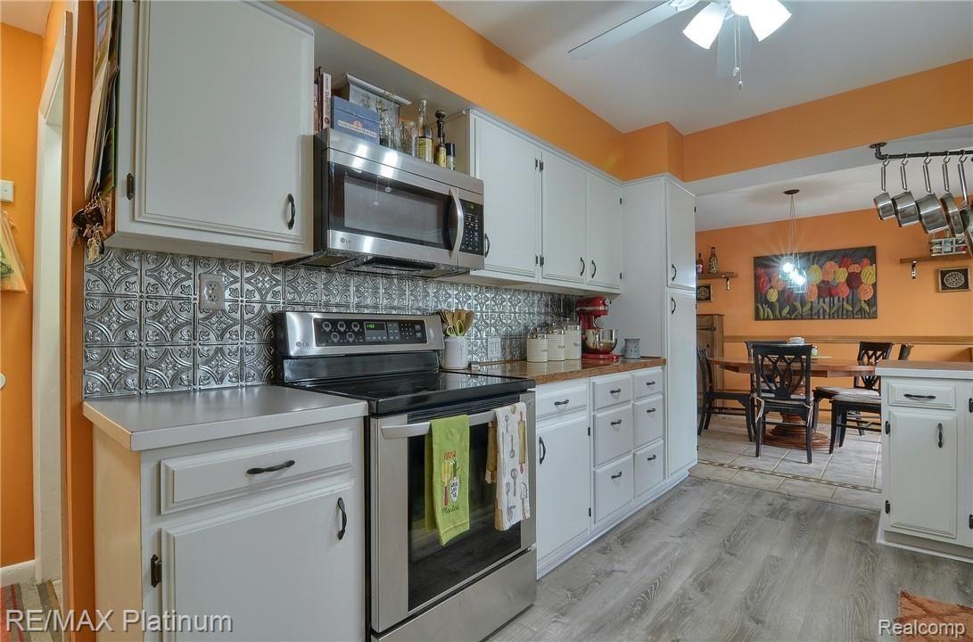 10352 Jennings Road Grand Blanc, MI 48439 - Photo 12 of 37 12-Kitchen 2nd View.jpg