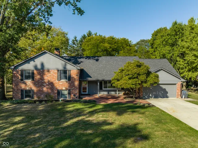 $549,999 | 10726 Lakeview Drive, Carmel, IN 46033