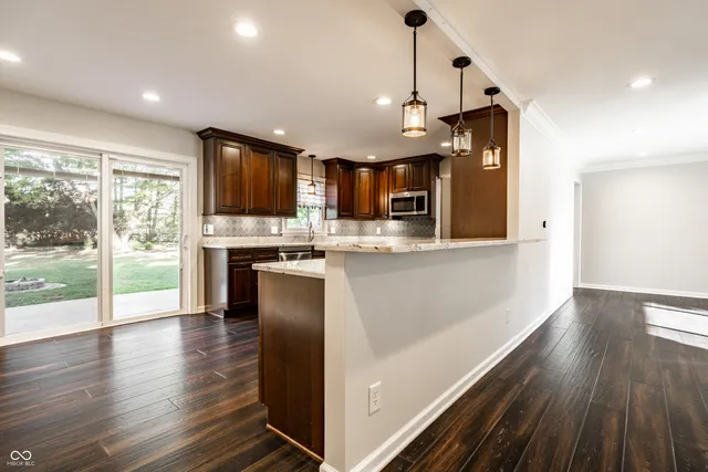 $549,999 | 10726 Lakeview Drive, Carmel, IN 46033