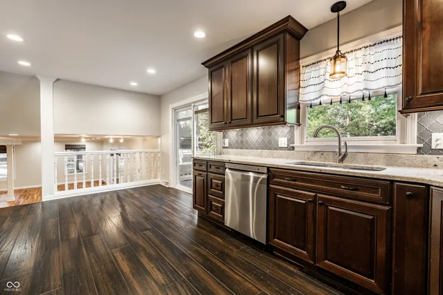 $549,999 | 10726 Lakeview Drive, Carmel, IN 46033