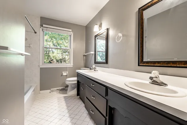 $549,999 | 10726 Lakeview Drive, Carmel, IN 46033