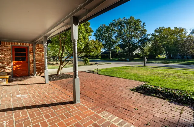 $549,999 | 10726 Lakeview Drive, Carmel, IN 46033