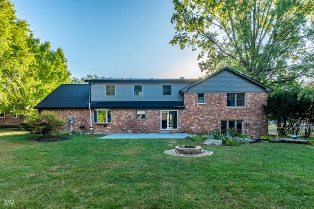 $549,999 | 10726 Lakeview Drive, Carmel, IN 46033