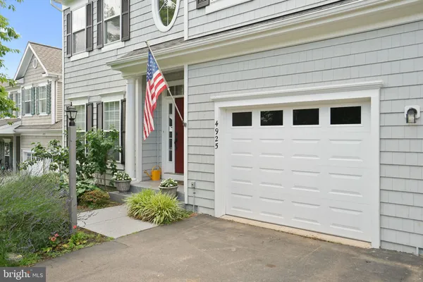 $875,000 | 4925 Breeze Way, Dumfries, VA 22025