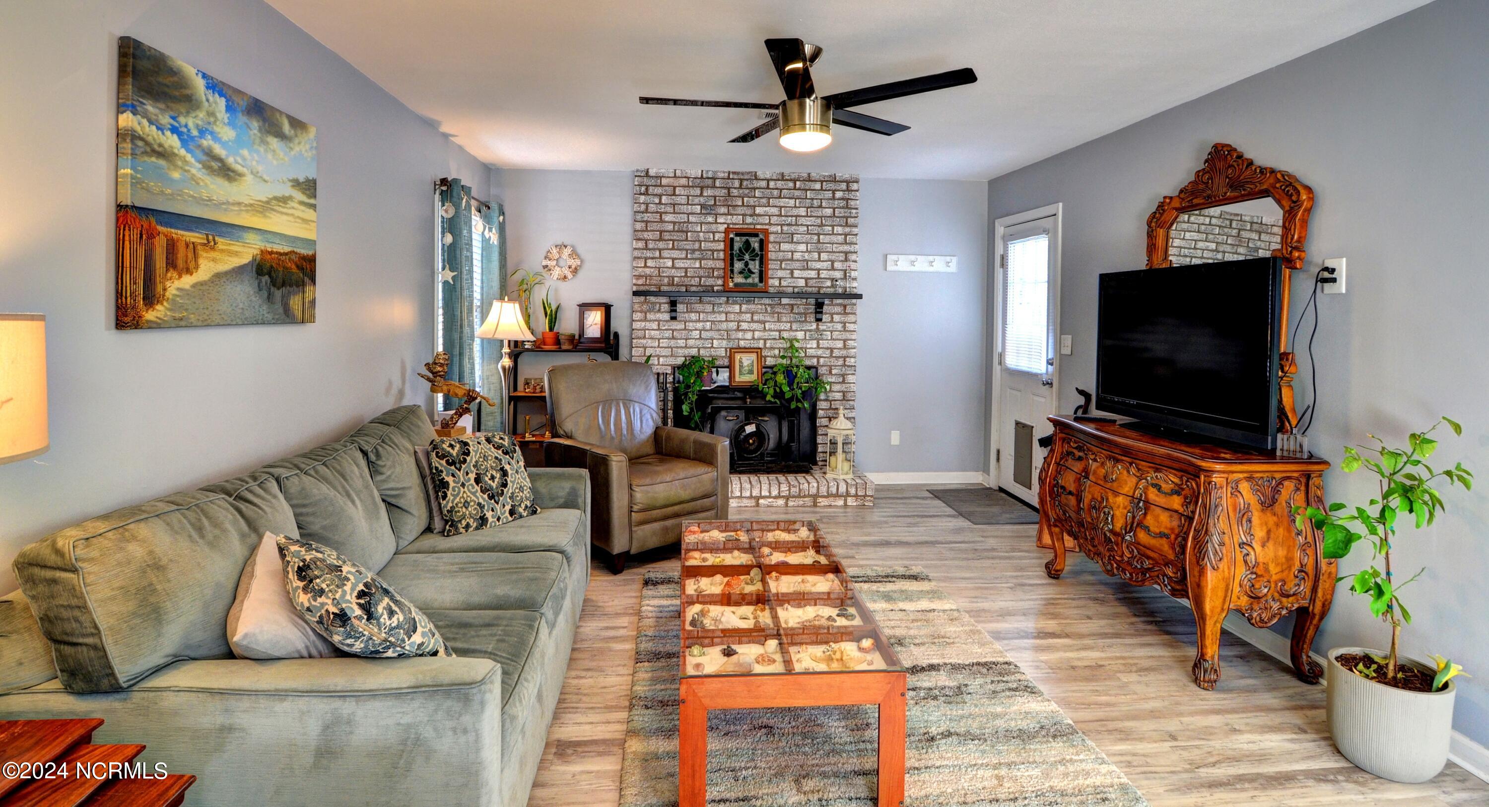 4513 Bramton Road Wilmington, NC 28405 - Photo 9 of 45 Living room