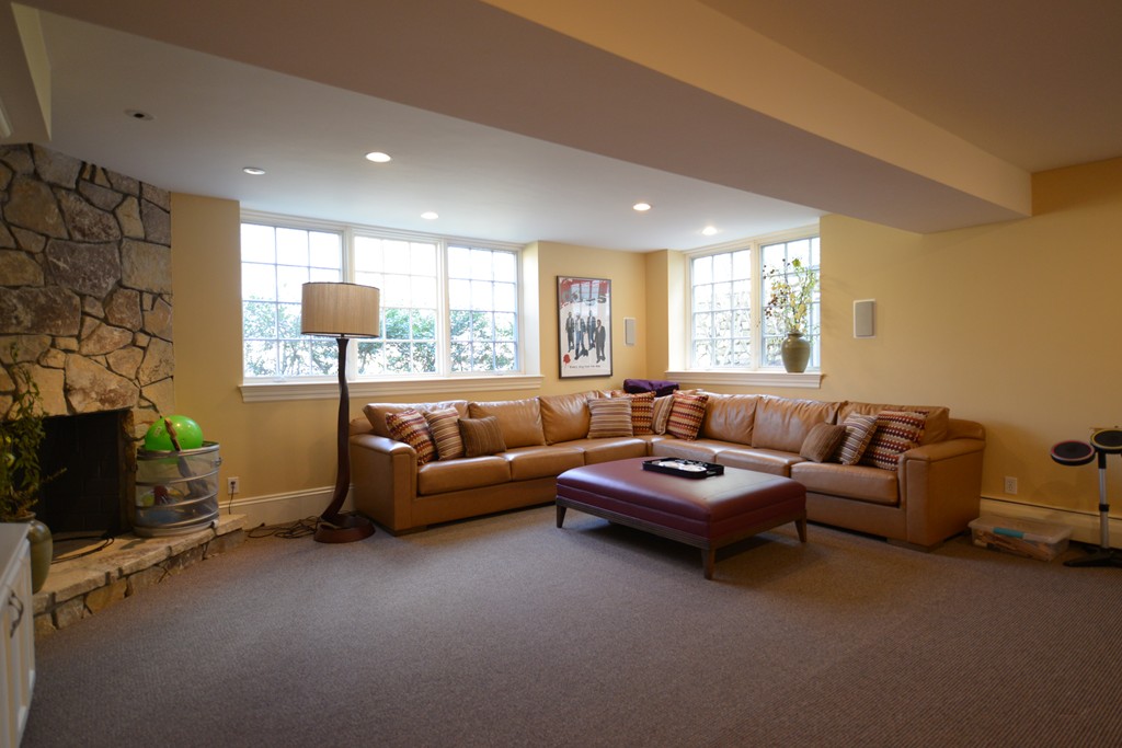 28 Windsor Road Wellesley, MA 02481 - Photo 15 of 18