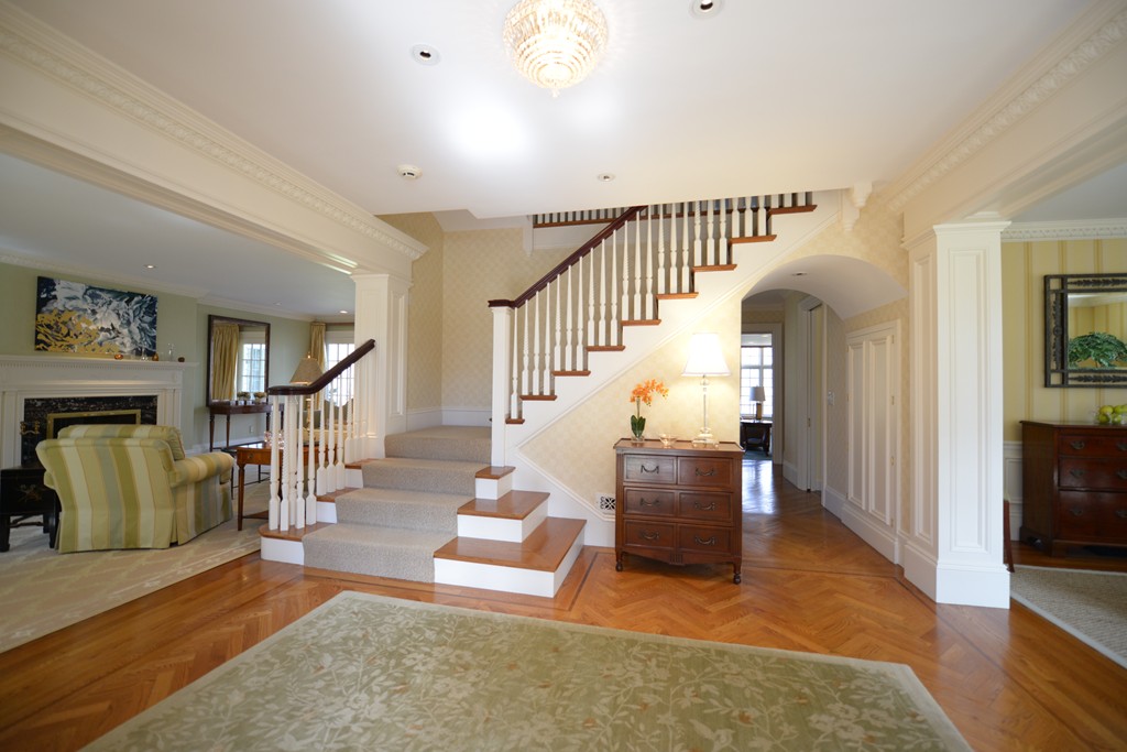 28 Windsor Road Wellesley, MA 02481 - Photo 3 of 18