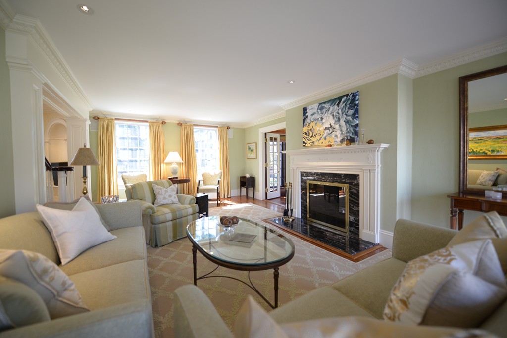 28 Windsor Road Wellesley, MA 02481 - Photo 4 of 18