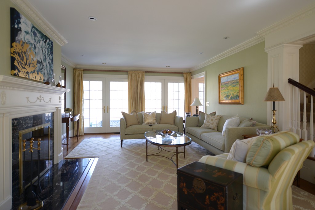 28 Windsor Road Wellesley, MA 02481 - Photo 5 of 18