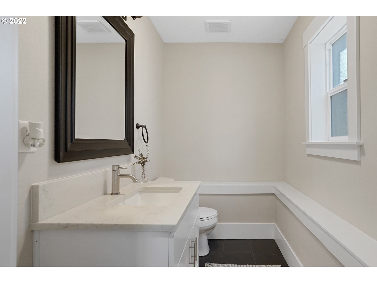 11974 South Mt Hope Road Molalla, OR 97038 - Photo 25 of 30 a bathroom with a sink a mirror and a window